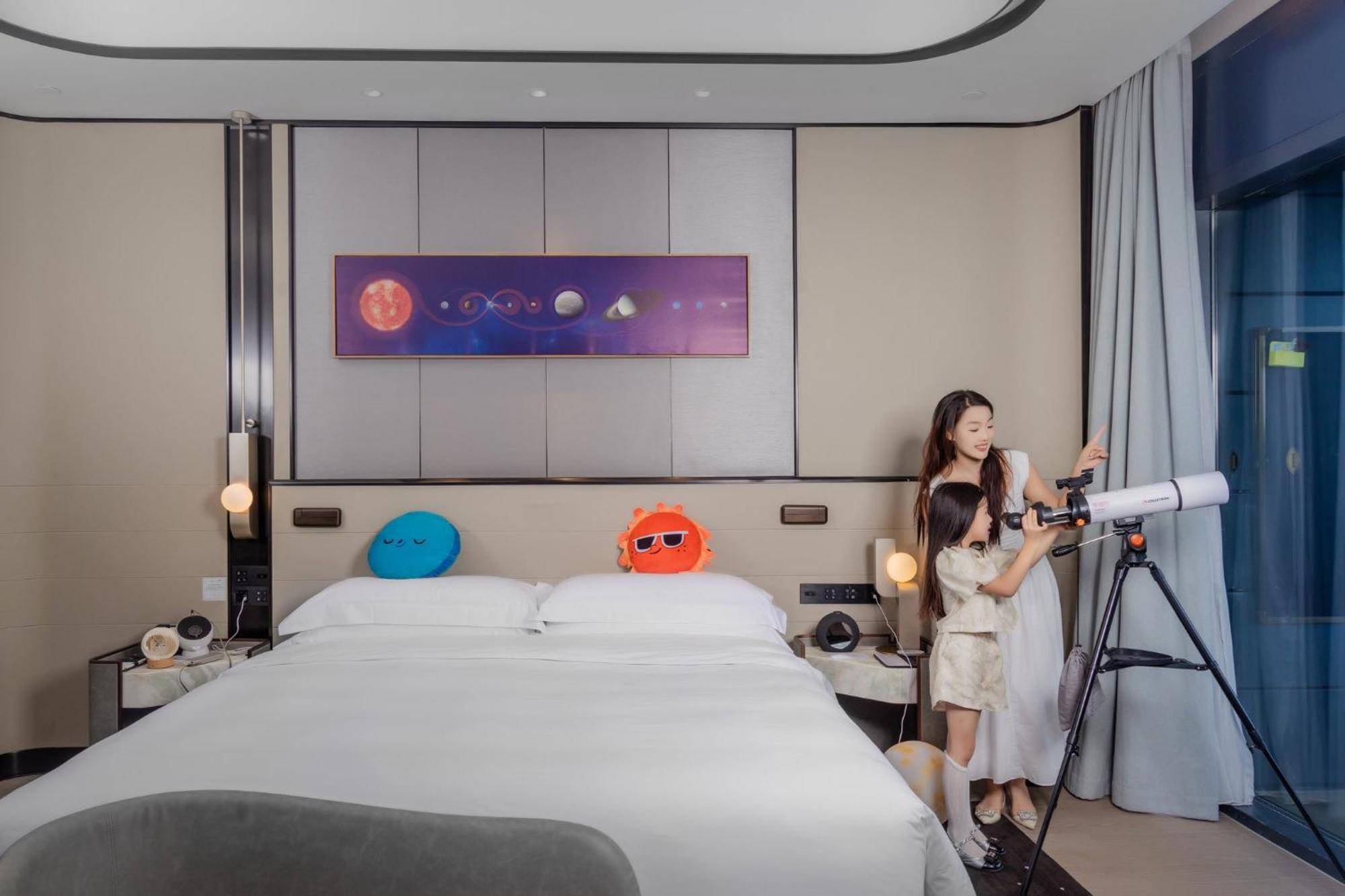 Intercontinental Shanghai Harbour City By Ihg Nanhui ภายนอก รูปภาพ