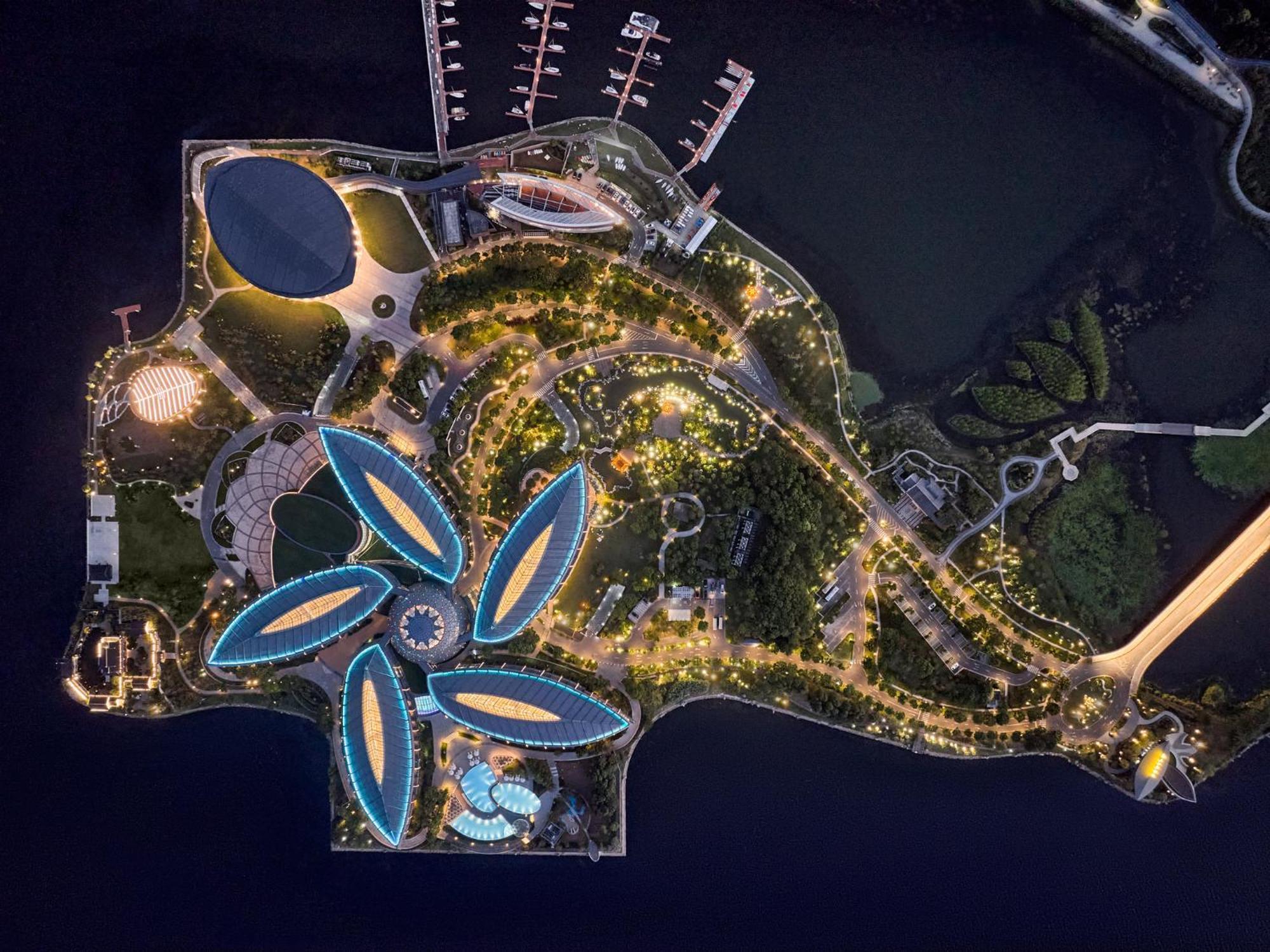 Intercontinental Shanghai Harbour City By Ihg Nanhui ภายนอก รูปภาพ