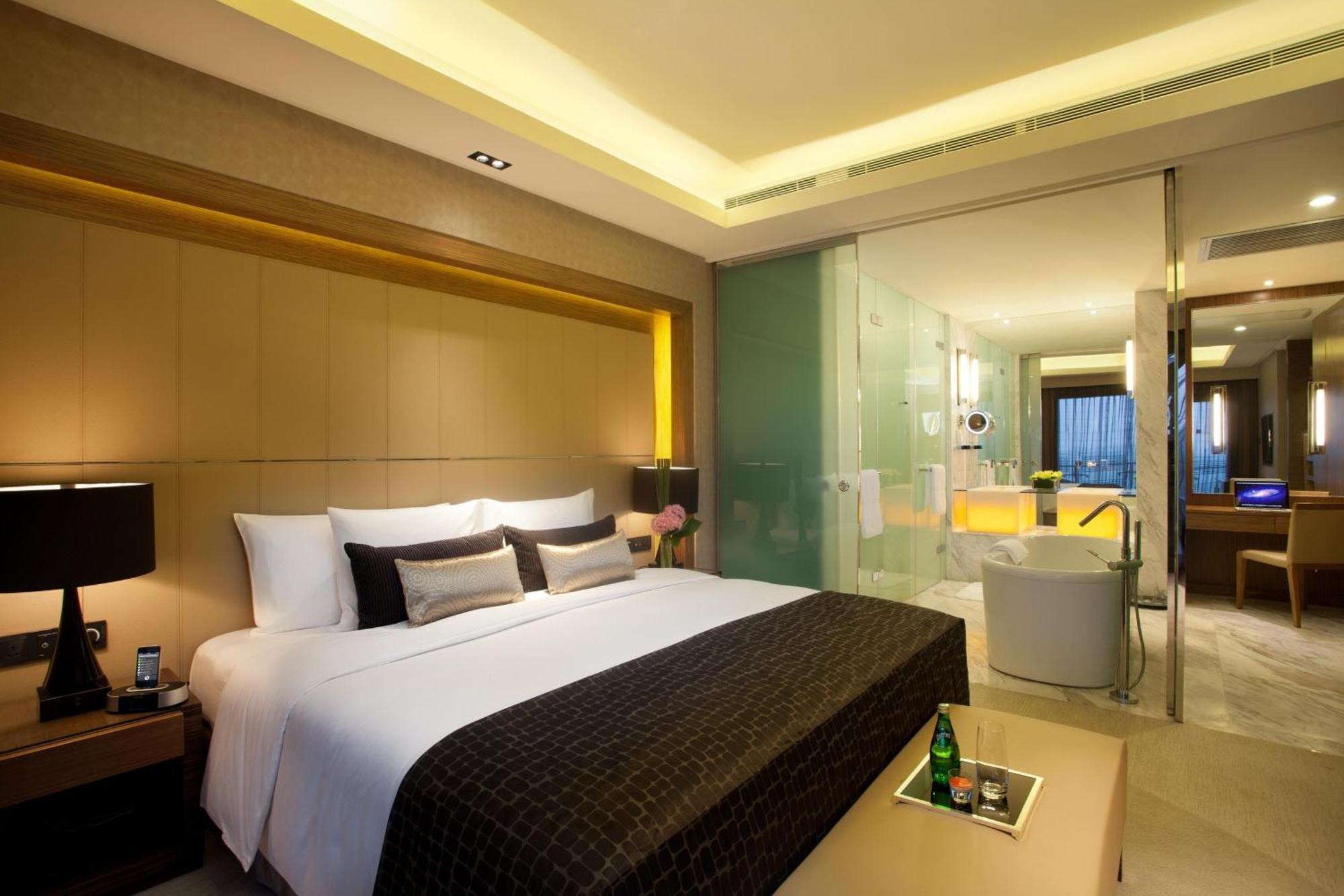 Intercontinental Shanghai Harbour City By Ihg Nanhui ภายนอก รูปภาพ