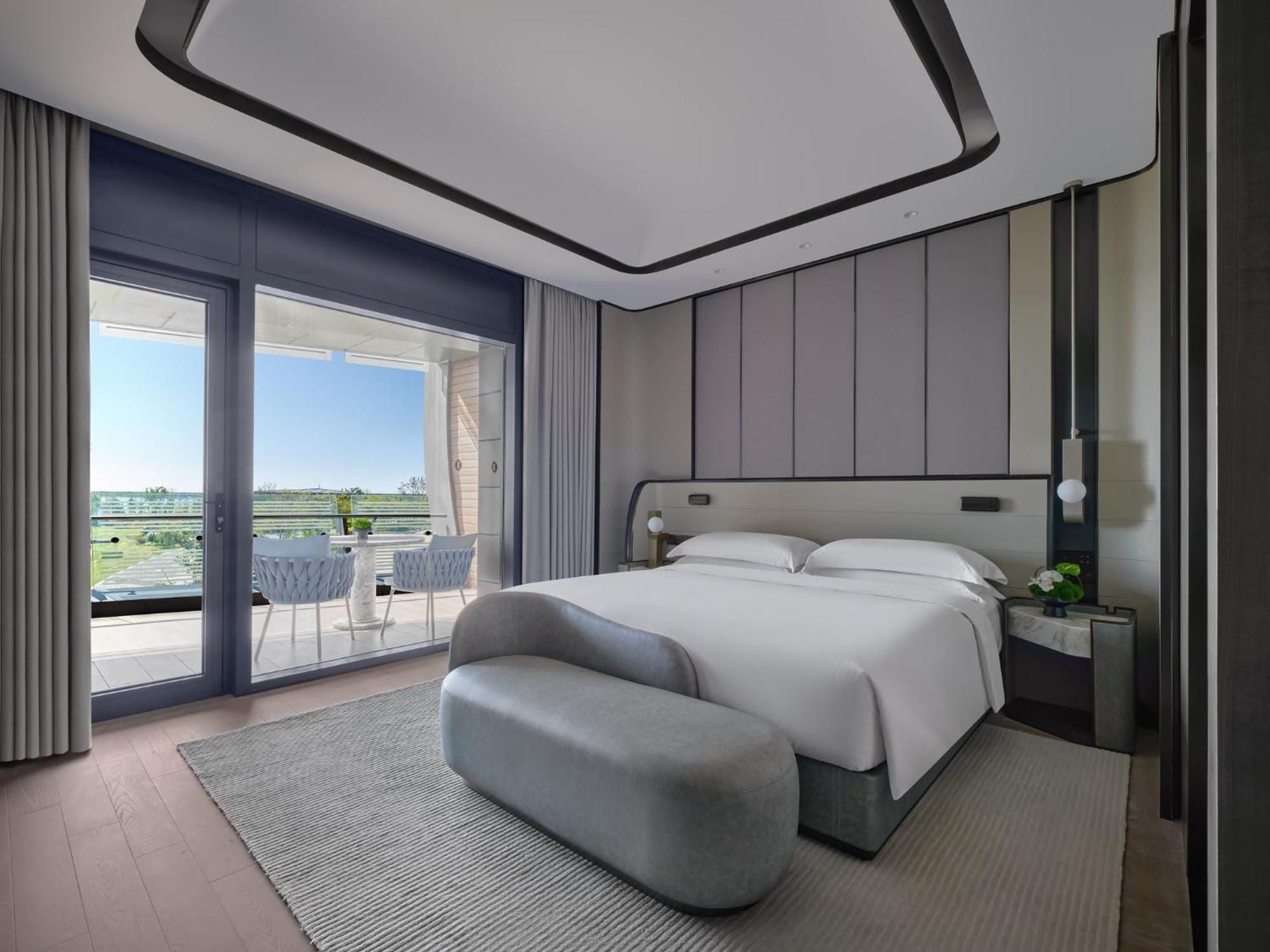 Intercontinental Shanghai Harbour City By Ihg Nanhui ภายนอก รูปภาพ