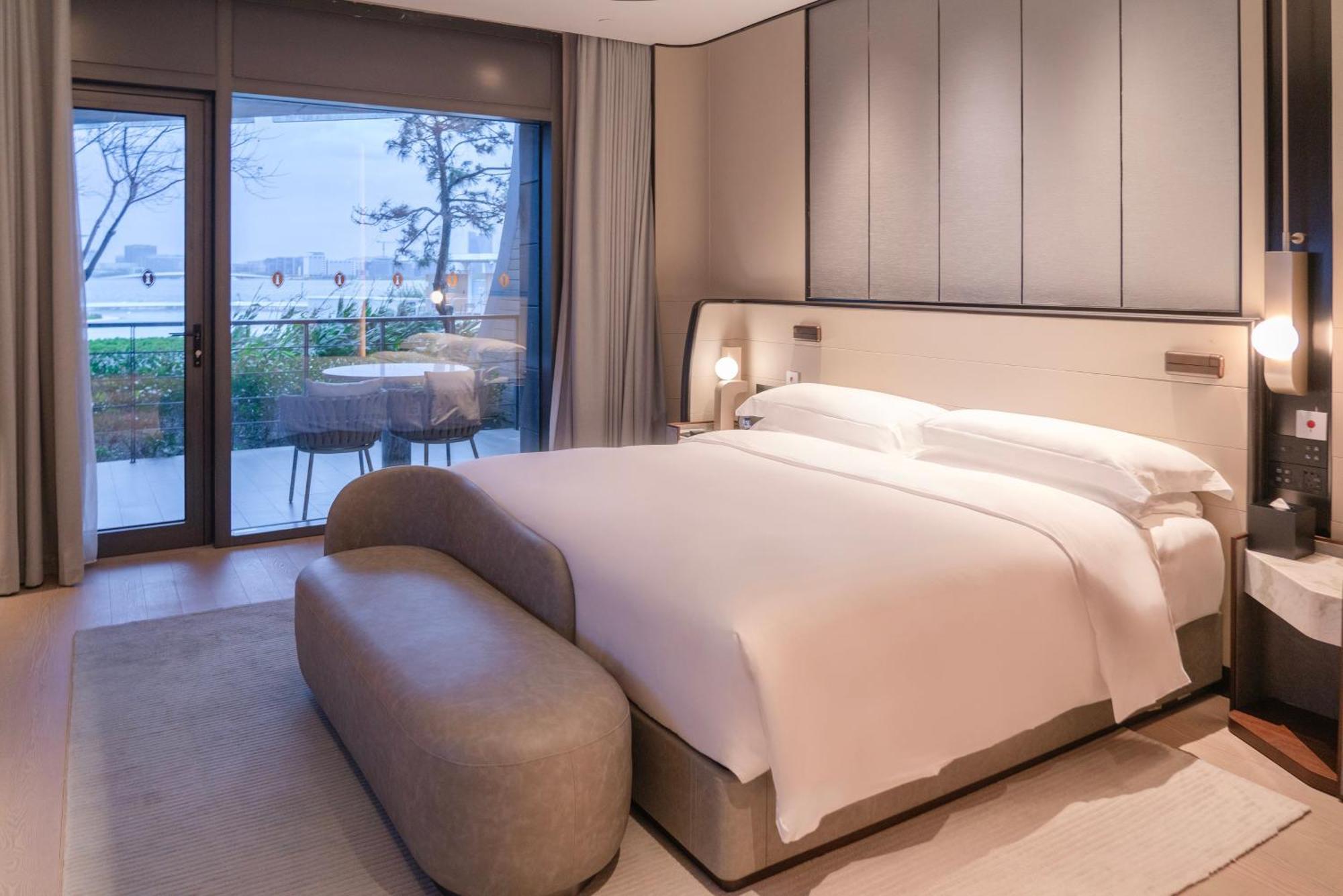 Intercontinental Shanghai Harbour City By Ihg Nanhui ภายนอก รูปภาพ