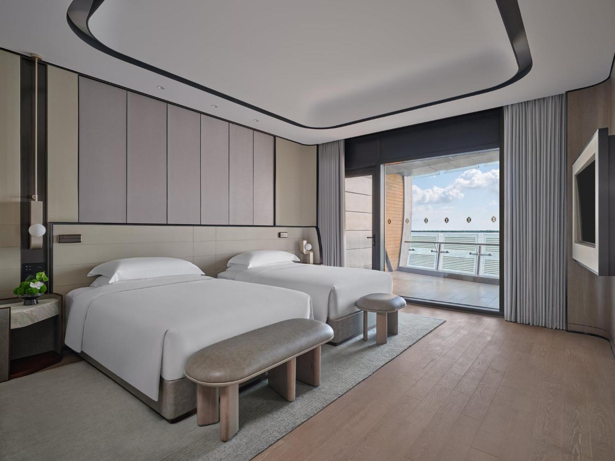 Intercontinental Shanghai Harbour City By Ihg Nanhui ภายนอก รูปภาพ